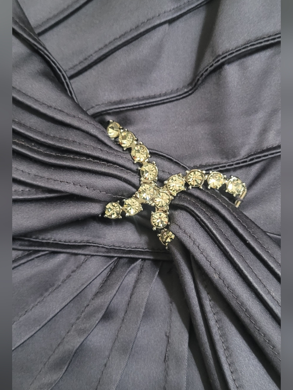 Jones New York Eggplant Sleeveless V-Neck Cocktail Dress with Rhinestone Detail - Picture 3 of 7